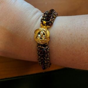 ⬇️Sparkly purple bracelet 💐